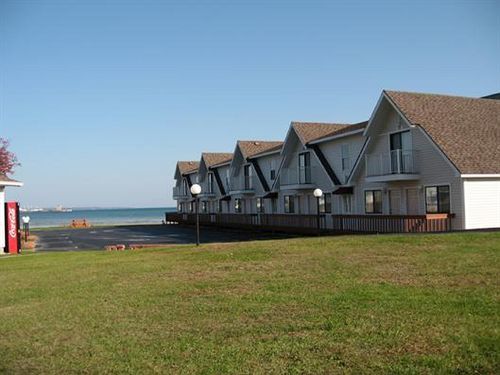 Bridgeview Motel Mackinaw City Exteriör bild