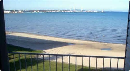 Bridgeview Motel Mackinaw City Exteriör bild